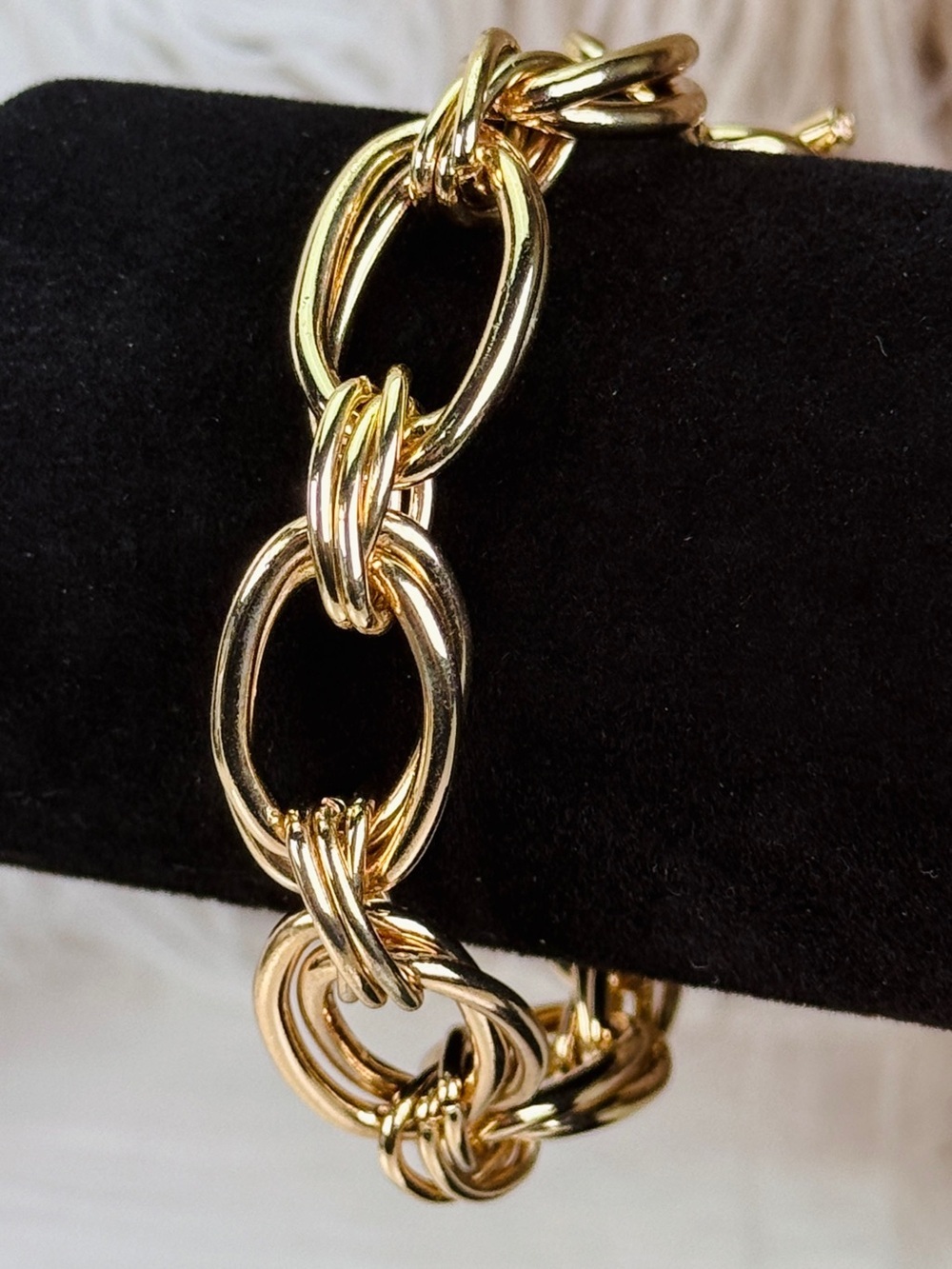 Gold Tone Chunky Oval Link Toggle Chain Bracelet Statement Modern